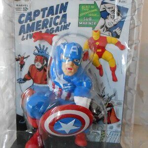The Avengers Captain Marvel 3D Comic Standee Adult Collectible-New In Box